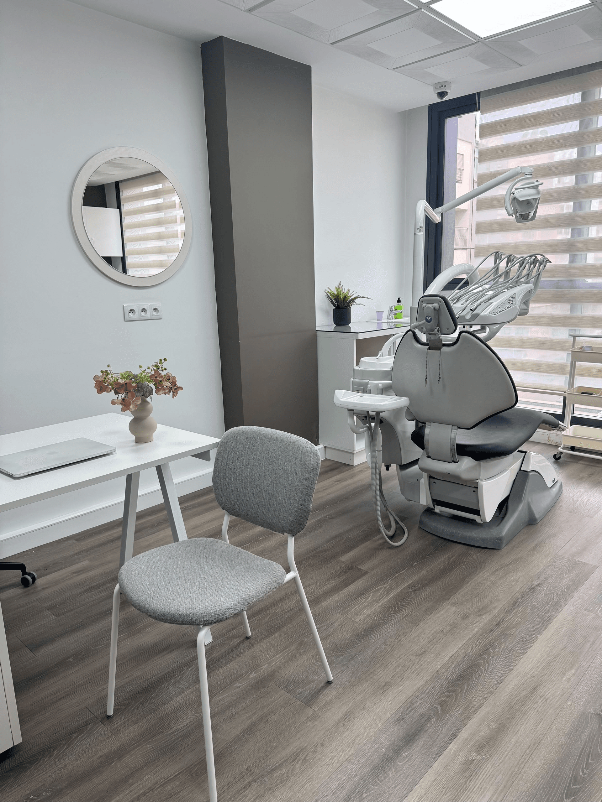 Un espace clinique lumineux — HB Dental Center